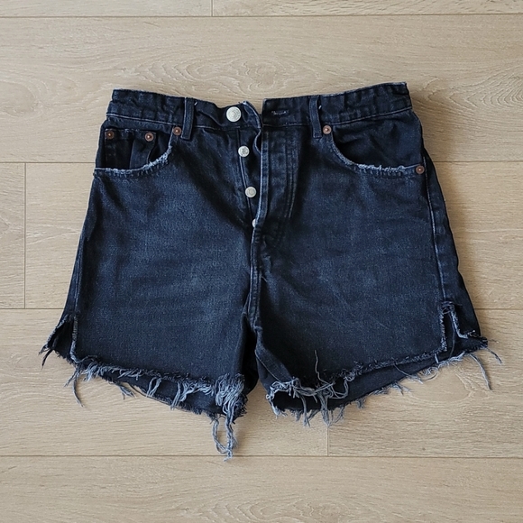 Zara Distressed Jean Short - Picture 1 of 3